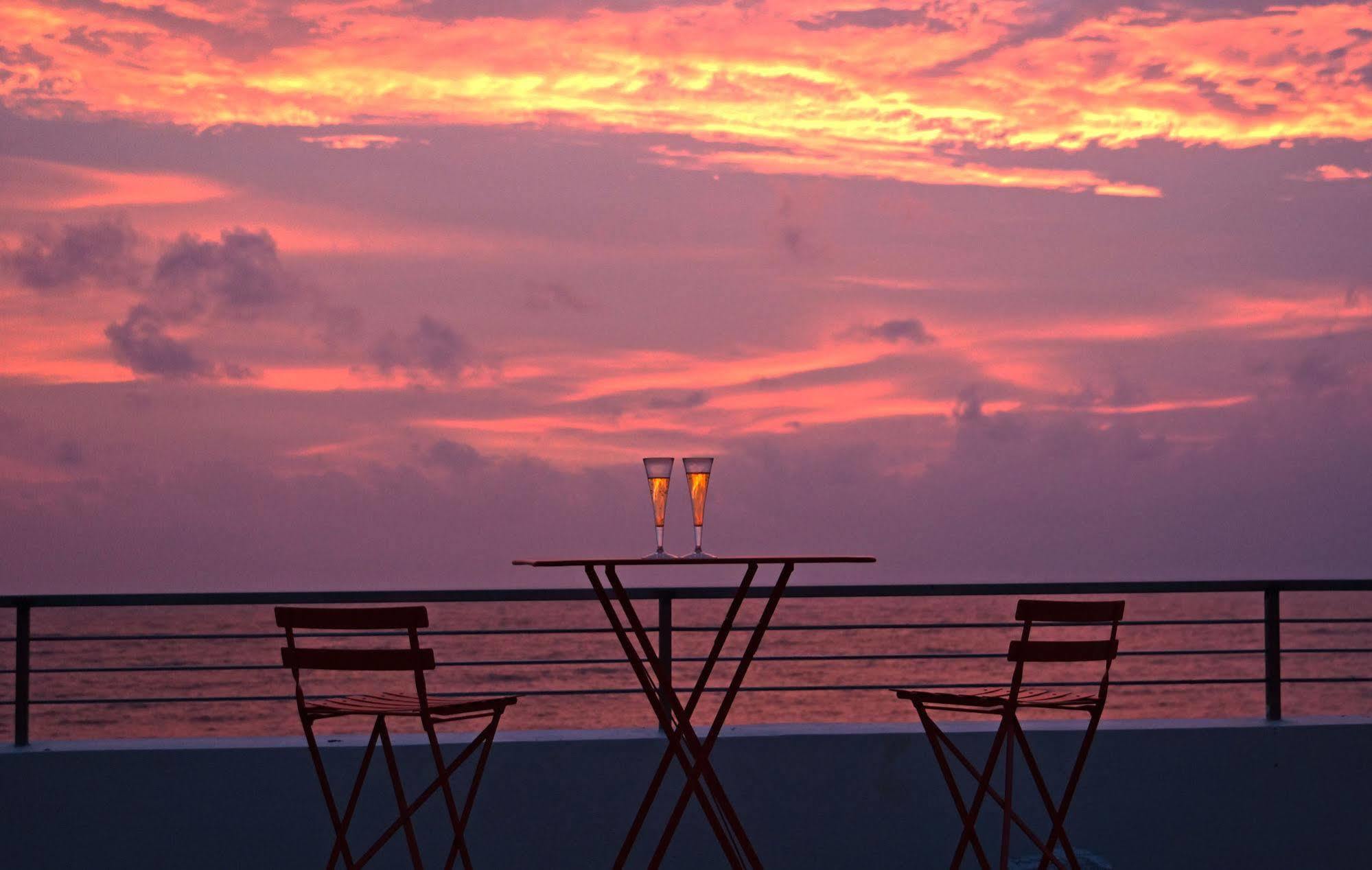 Hotel J Negombo Exteriér fotografie