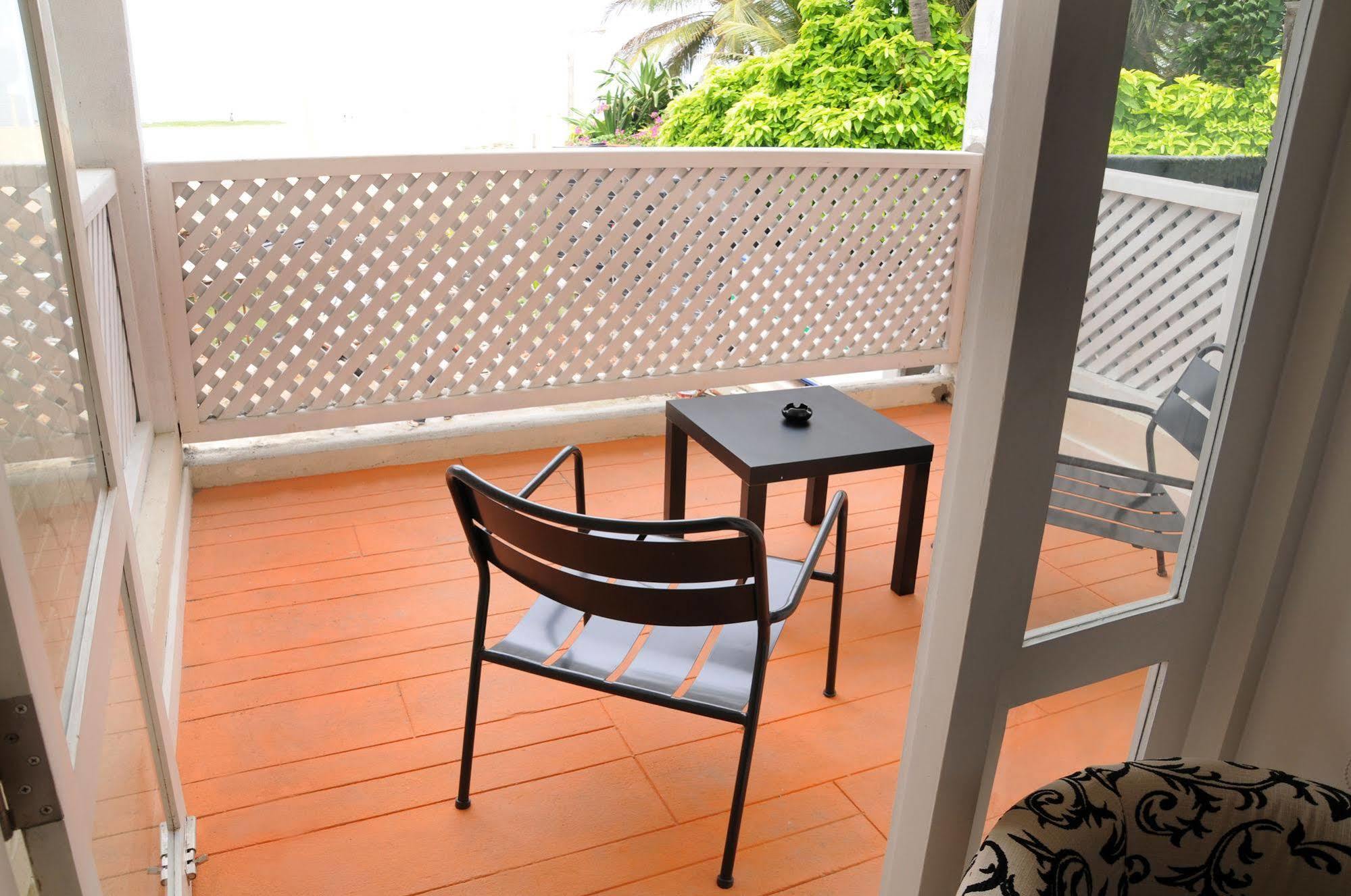 Hotel J Negombo Exteriér fotografie